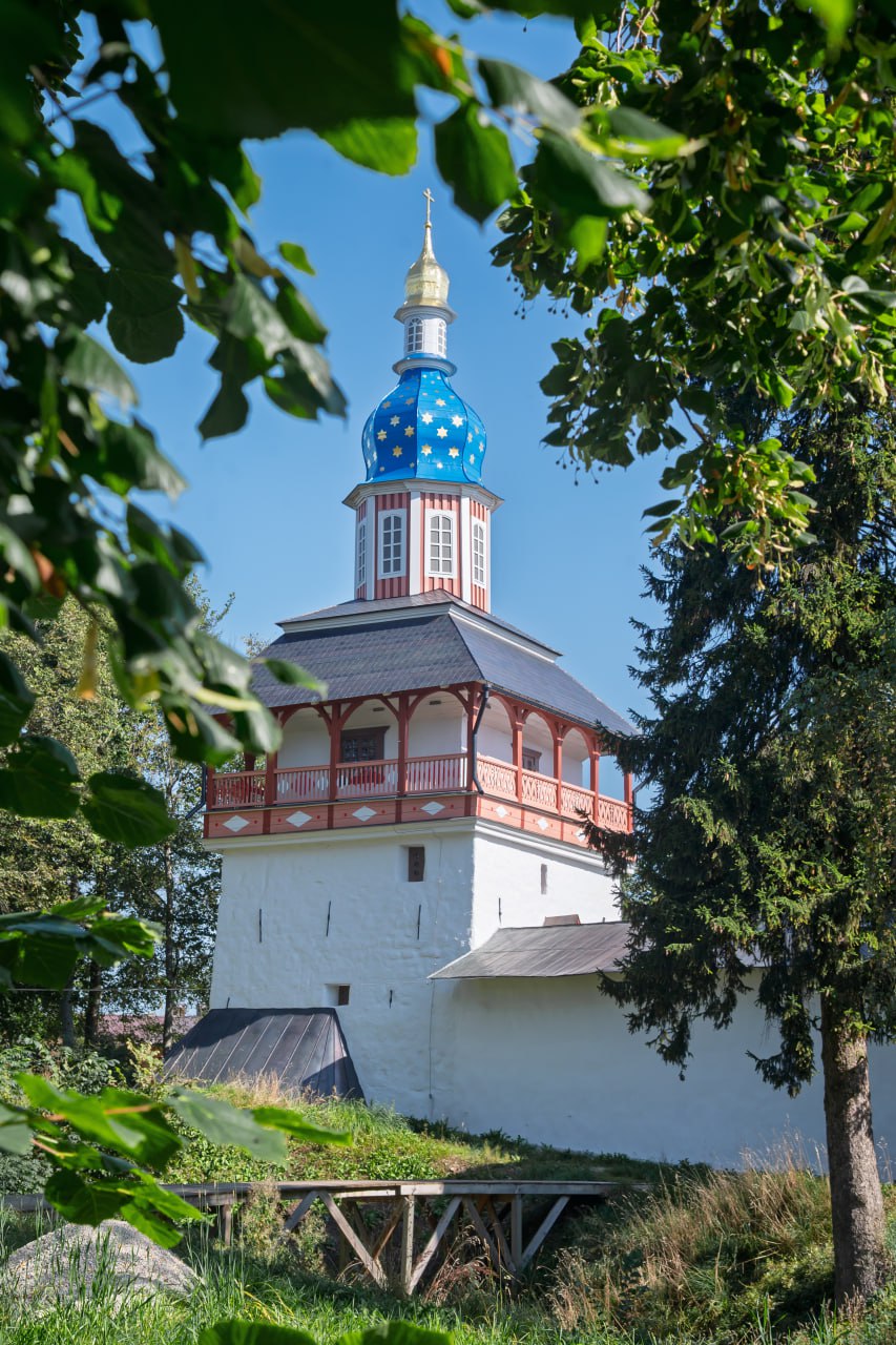 Печоры и Изборск